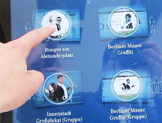 Volkswagen Financial Services - Ausstellung im VW Group Forum DRIVE